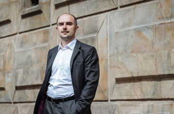 Rozvojová pomoc není charita, ale investice. Rozhovor s ředitelem ČRA Michalem Kaplanem v příloze Hospodářských novin